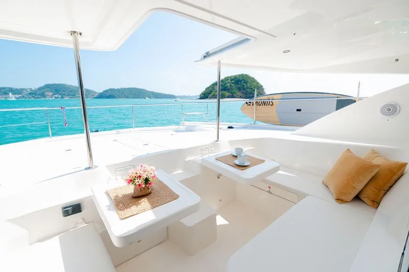 Sail La Vie 51 ft