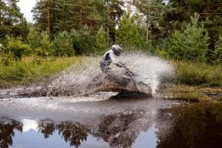 ОСТАНОВКА У РЕКИ