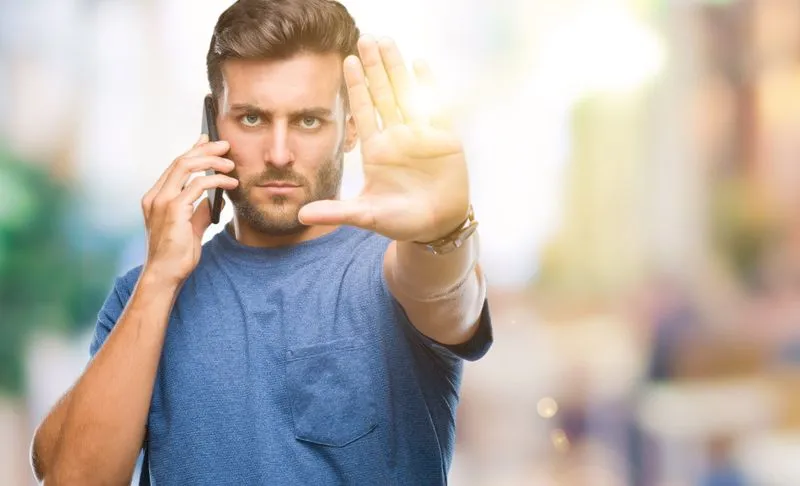 Не связывайтесь с теми, кто пишет напрямую в личку