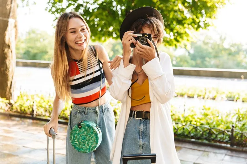 📸 Телефон или камера