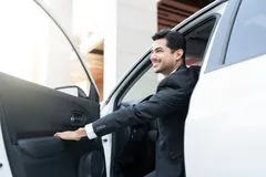 🚘 Арендуйте автомобиль с личным водителем