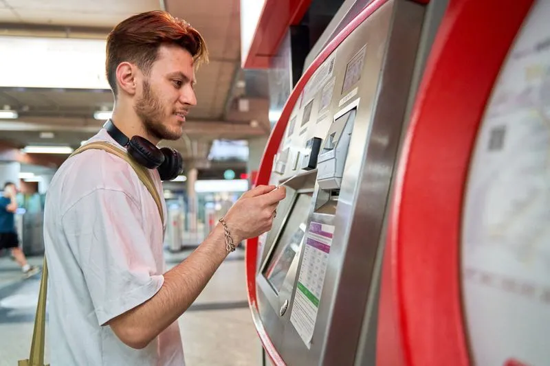 Удобнее через банкомат