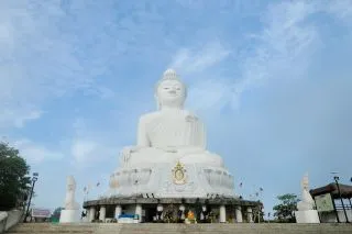 СТАТУЯ БОЛЬШОГО БУДДЫ
