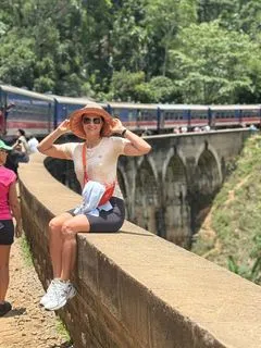 Элла и слоновый питомник Удавалаве