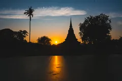 Не пропустите закат у пагоды мира 🌅