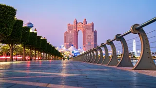CORNICHE — НАБЕРЕЖНАЯ АБУ-ДАБИ