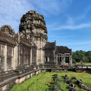 МАЛЫЙ КРУГ АНГКОРА