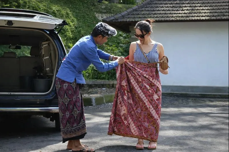 👟 Выберите удобную обувь и саронг