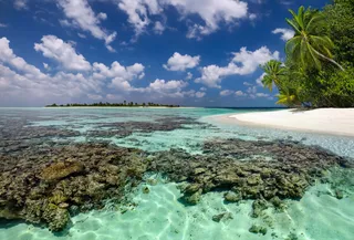 ОСТРОВ HURAA