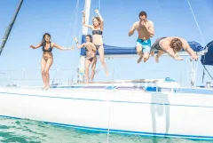 Плавание с акулами-няньками на Мальдивах с острова Гурайдо