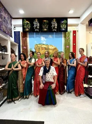 ТРАДИЦИОННЫЕ САРИ