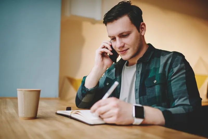 Берите контакты водителя