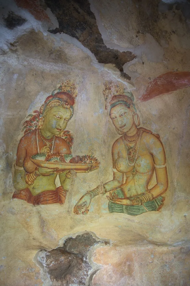 Фрески небесных дев и искусство древности