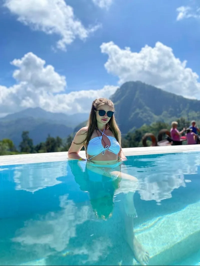 Элла и Ravana poll club