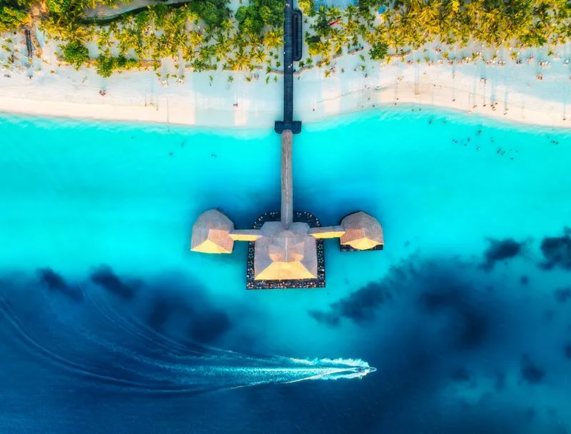 Внутренний перелет + катер