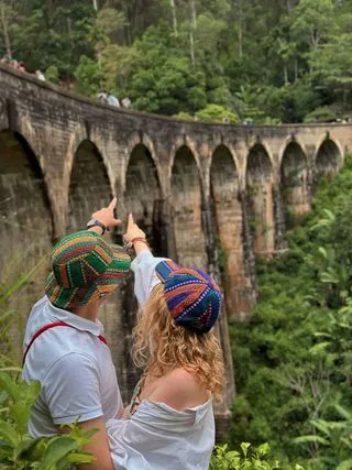 ДЕВЯТИАРОЧНЫЙ МОСТ