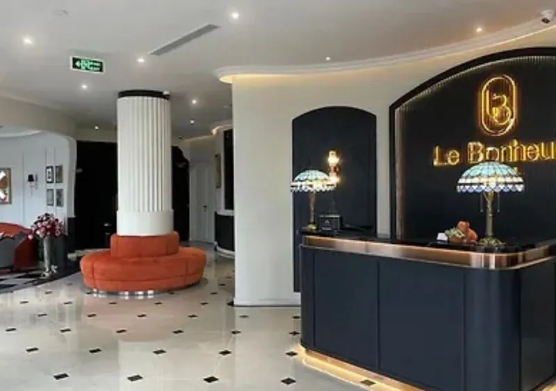 Le Bonheur Hotel
