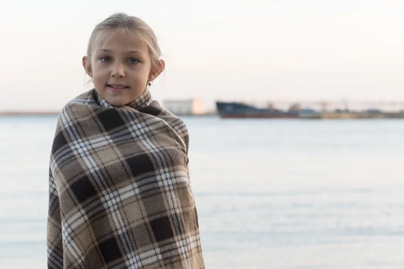 🧥 Лёгкая куртка или плед