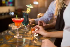 🍸 Бары и коктейльные вечера