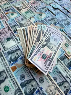 💵 Берите наличные доллары