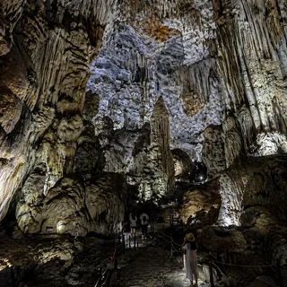 THIEN CUNG CAVE