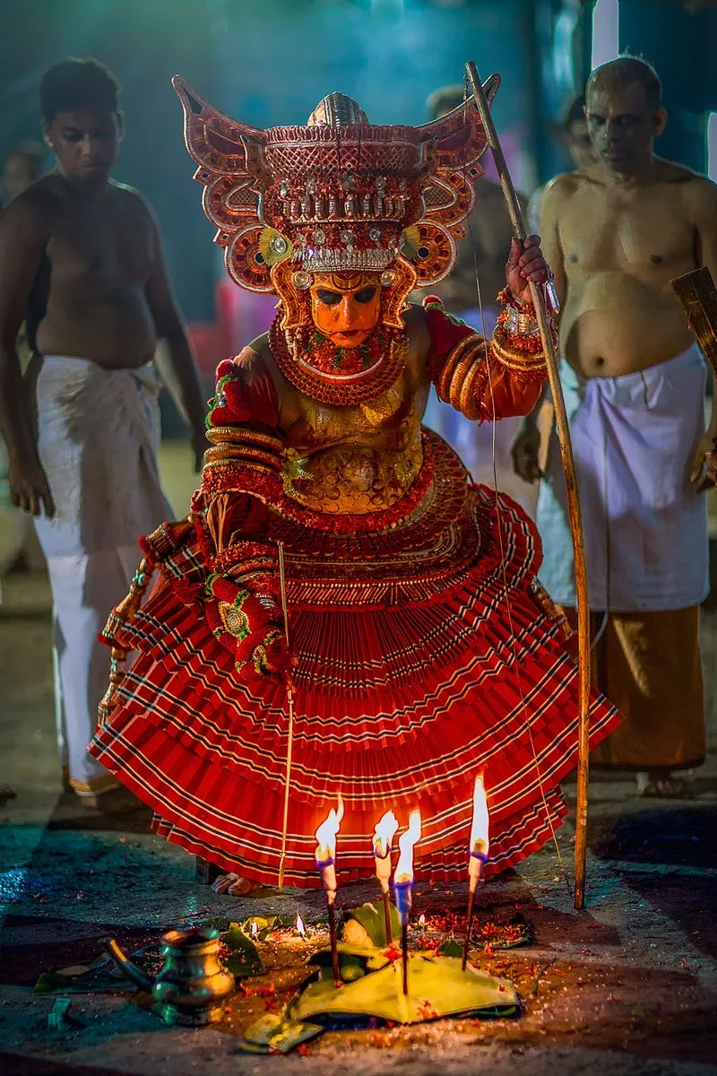 Шоу кандийских танцев