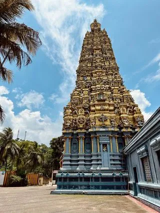 ИНДУИСТСКИЙ ХРАМ