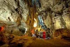 🪨 Посетите Sung Sot Cave