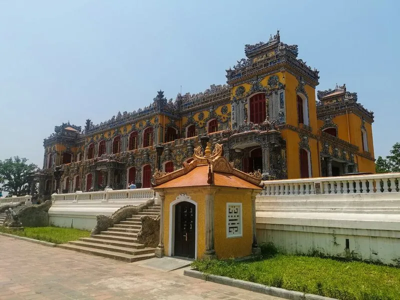 Императорский город Хюэ из Дананга: гробницы, цитадель и дух древнего Вьетнама