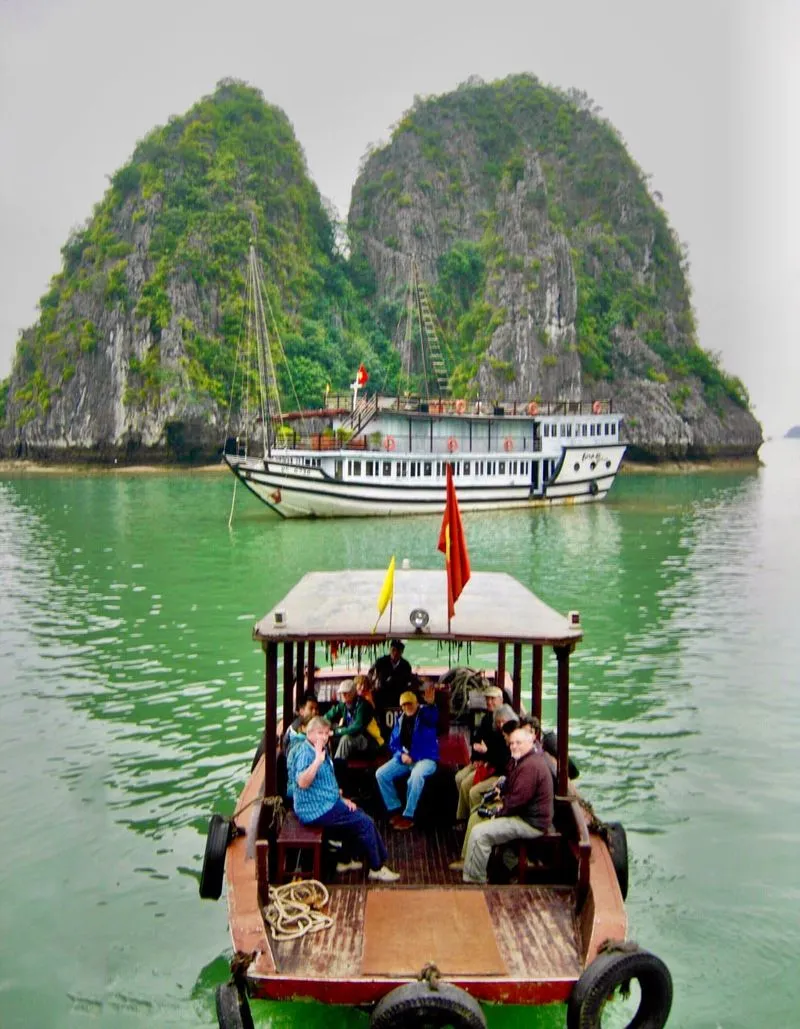 Экскурсия из Дананга: бухта Халонг и Ханой — круиз, пещеры и северный Вьетнам