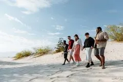 🏖️ Пляж для прогулок и “вида”