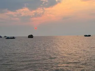 ОЗЕРО ТОНЛЕСАП