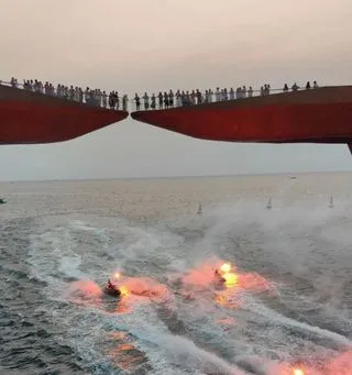 МОСТ ПОЦЕЛУЕВ