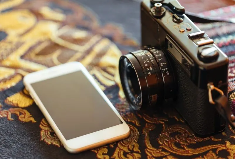 📸 Заряженный телефон или камера