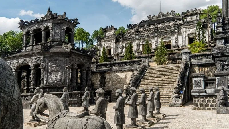 Императорский город Хюэ из Дананга: гробницы, цитадель и дух древнего Вьетнама