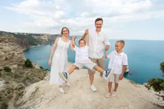  👨‍👩‍👧 Подходит для всей семьи