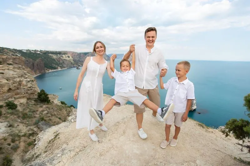  👨‍👩‍👧 Подходит для всей семьи