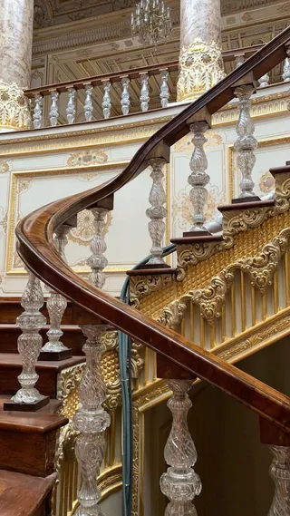 ХРУСТАЛЬНАЯ ЛЕСТНИЦА