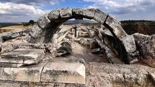 ТАЙНЫ ДРЕВНИХ РУИН