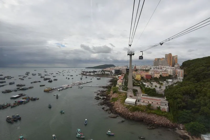 Экскурсия "Три острова, канатная дорога и аквапарк Aquatopia"