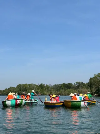 ПРОГУЛКА НА ЛОДКАХ