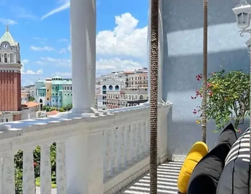 Le Bonheur Hotel