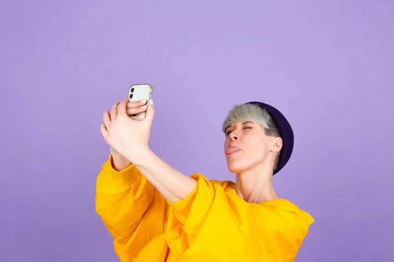 📸 Фотоаппарат или телефон
